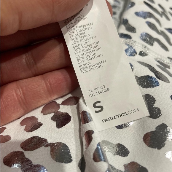 NWT Fabletics Leggings - Picture 3 of 4
